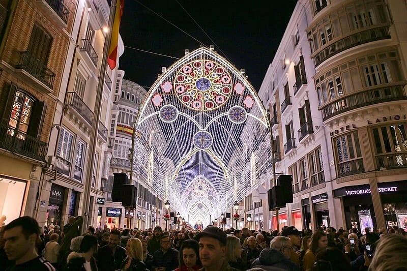 El alumbrado del centro de Málaga enciende la Navidad